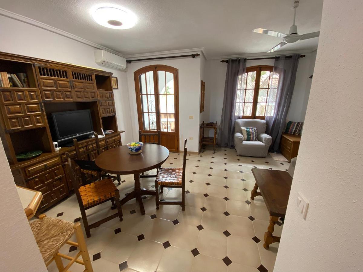 Orihuela Costa 2-Bedroom 1-Bath Renovated Vacation Rental On La Zenia Beach Exterior photo